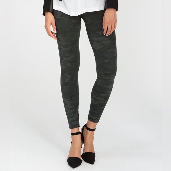 Spanx Seamless Leggings Slimming Fine Ribbed Ankle Length Green Brown Camo Sz M - Picture 1 of 11